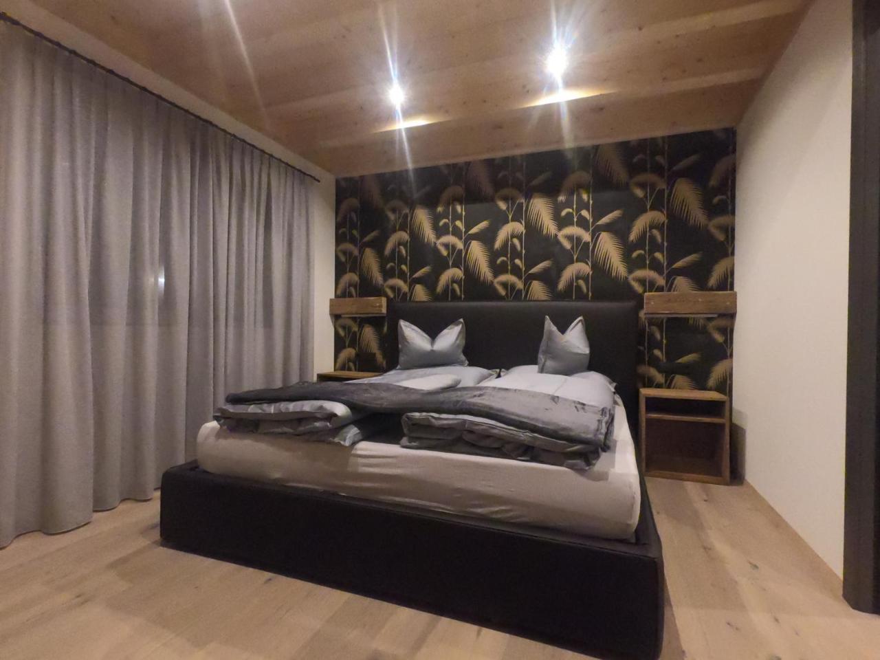 Antonya Apartamento Scena